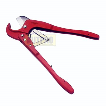 Plastic Pipe Cutter, 64mmm miximum cut.